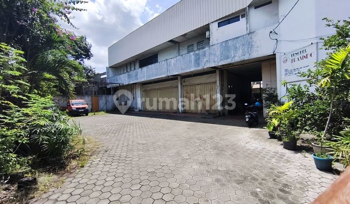 Very Strategic Land for Sale with Bonus Active Warehouse in Solo City Center