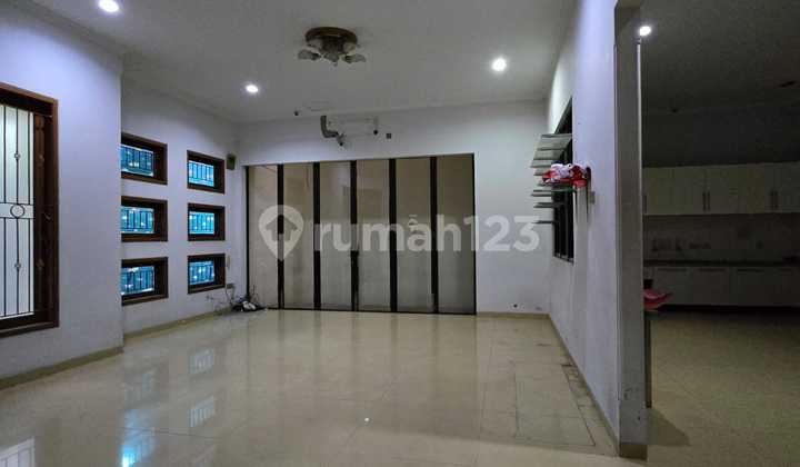 Runah Mewah Strategis di Manahan Pusat Kota Solo 2