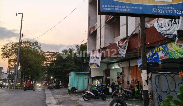 3-Story Shop House in Banjarsari, City Center