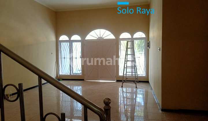 Rumah Bagus 2 Lantai Dekat The Park Mall Solo Baru 2