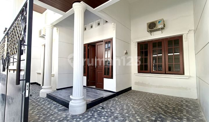 New House in Gentan Solo with Mezzanine Room