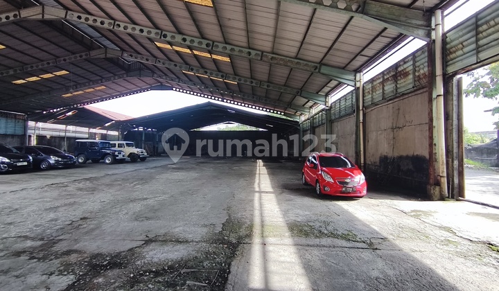 Tanah Bonus Gudang ( Beli Tanah Pinggir Jalan Raya Banyuanyar Dapat Bonus Gudang Strategis Pinggir Jalan Raya di Tengah Kota Solo )