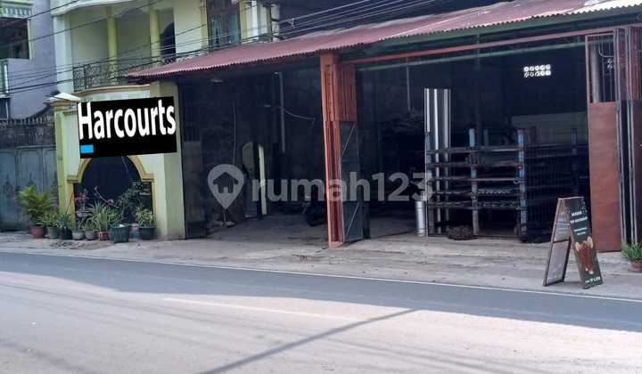 Rumah Dan Gudang Di Pasar Kliwon 