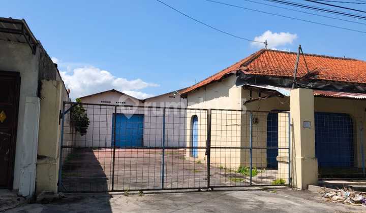 Warehouse in Boyolali, Strategic Location by the Main Road, with Shophouses in Front