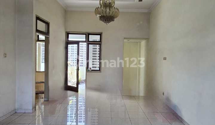 2-Story Shop House in Yos Sudarso, Downtown Solo 2