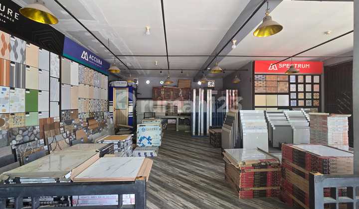 What if you buy land in the center of Sragen city and get a warehouse and a very cheap building store as a bonus. What if you buy land in the center of Sragen city and get a warehouse and a very cheap building store as a bonus.