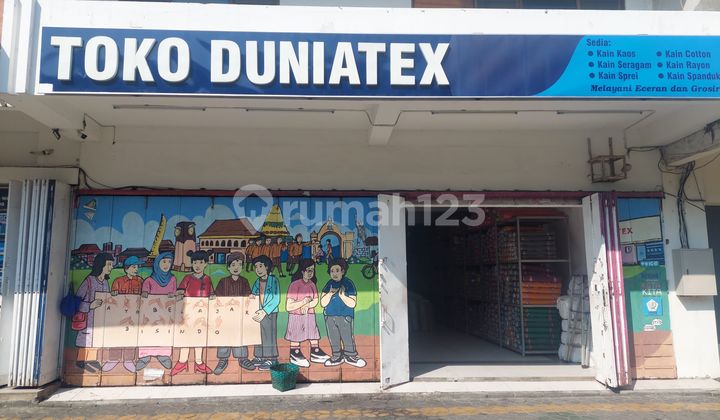 Ruko 2 Lantai Disewakan di Slamet Riyadi Ruko 2 Lantai Disewakan di Slamet Riyadi