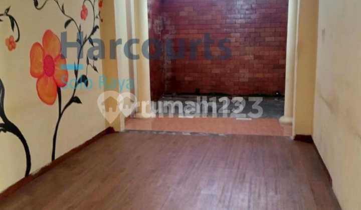 Shop House for Sale / Rent on Slamet Riyadi Solo, Strategically Located by the Main Road 2