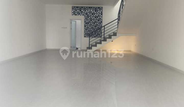 Strategic 2-Story Shop House for Rent in Solo City Center 2