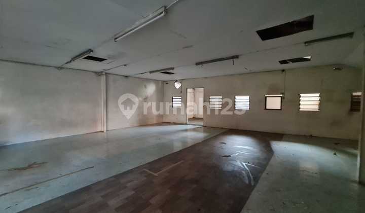 Strategic Large Business Space in Solo City Center