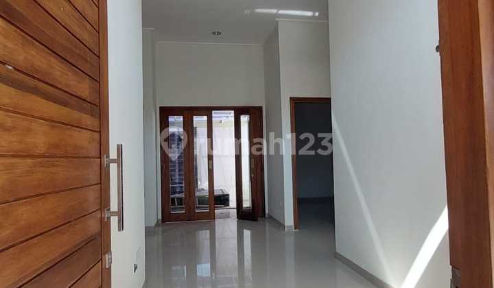 ​Hunian Super Luas di Kompleks Elite Colomadu: Gabungan 2 Rumah, Cocok untuk Keluarga Besar 2