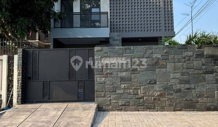 Rumah Mewah Di Sumber Solo Ada Kolam Renang Rumah Mewah Di Sumber Solo Ada Kolam Renang