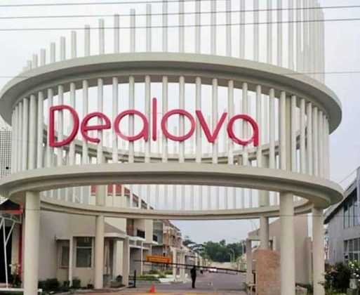 Rumah Mewah Di Kompleks Perunahan Elite Dealova Colomadu 2
