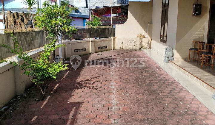 Rumah Etnik Nuansa Jawa dengan Kamar Tamu yang Banyak 2