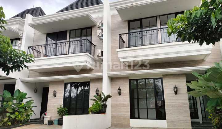 Rumah Cluster 2 Lt. Bagus, Design Modern Eropa, Di Jatiwaringin