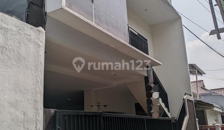 House & Boarding 2 Rooms Active Full Furnish Strategic Tebel South Jak 2