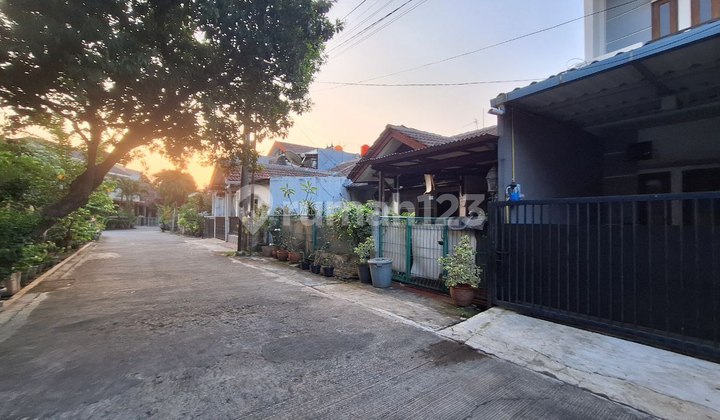 Rumah 2Lt. Murah Bagus Luas Bebas Banjir di Pekayon Jaya Bekasi 2