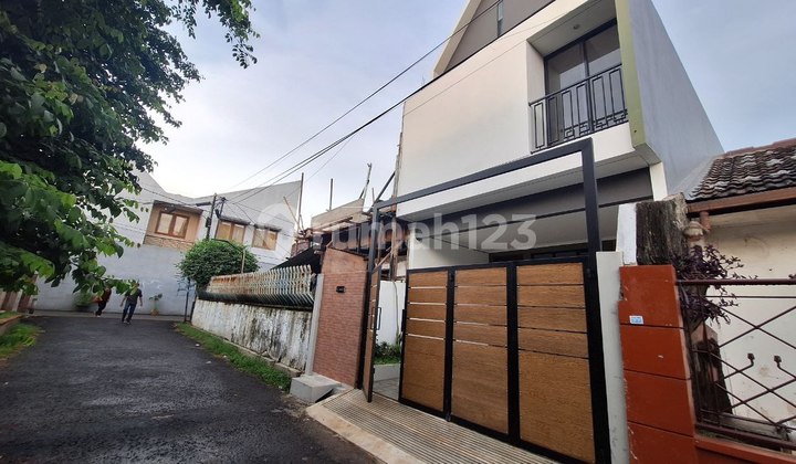 Rumah Baru Bagus Design Modern Strategis, Jati Rahayu Bekasi Kota 2