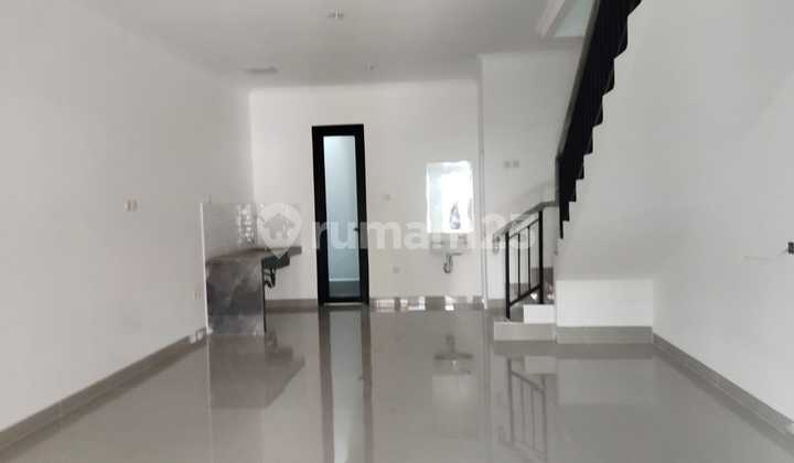 Di Jual Rumah Mewah 2 Lantai Di Cempaka Warna Sangat Strategis