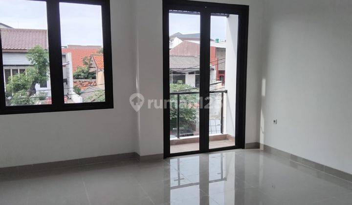 Rumah Mewah Shm 2 Lantai Di Cempaka Putih Jakarta Pusat 1