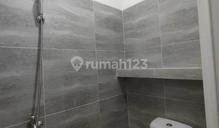 Rumah Mewah 2 Lantai Dekat Stasiun Jati Negara Jakarta Timur 2