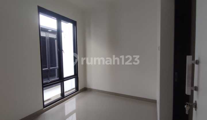 Rumah 2 Lantai Cantik Murah Shm Di Johar Baru Jakarta Pusat 2