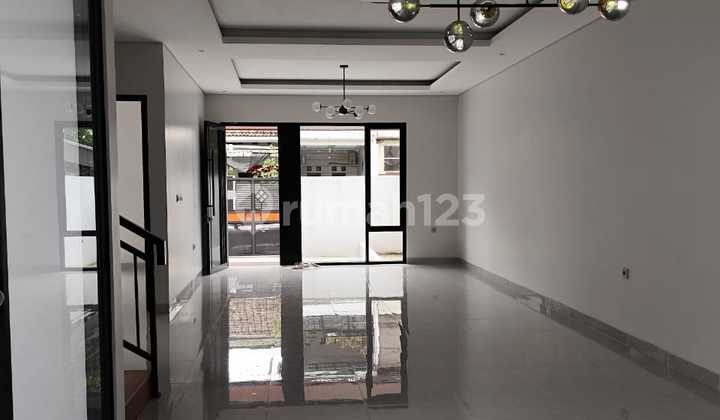 Dijual Rumah 2 Lantai di Griya Loka Sektor 1.4 Ext Bsd, Tangerang Selatabn 2