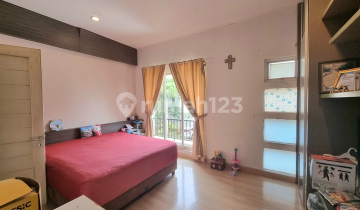 Dijual Rumah Semi Furnished 2 Lantai di Cluster Topaz Pondok Hijau Golf Gading Serpong, Tangerang