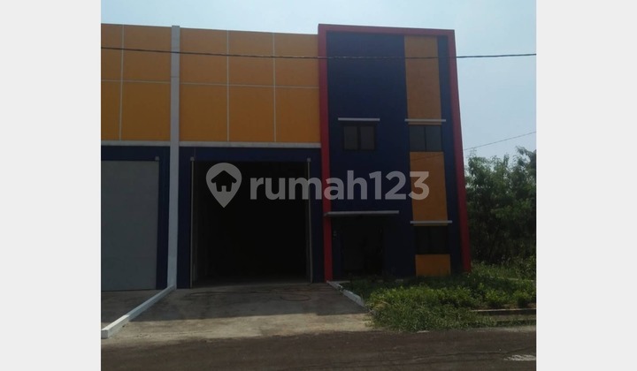 For Rent Good Warehouse Spacious Parking in Neglasari, Tangerang