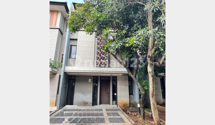 For Sale House Can Be Used as Boarding House in Regentown BSD, South Tangerang For Sale House Can Be Used as Boarding House in Regentown BSD, South Tangerang