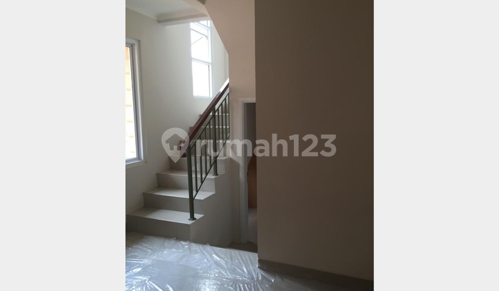 Dijual Rumah 2 Lantai di Samara Village Gading Serpong, Tangerang