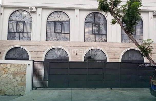 Rumah Mewah Pinggir Jalan Kol Sugiarto Dekat Greenwood Sadeng Gunungpati  1