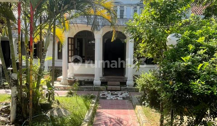 Rumah Klasik di Pusat Kota Dekat Simpang 7 Rumah Klasik di Pusat Kota Dekat Simpang 7