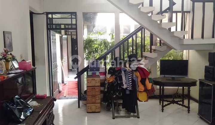 Strategic House 5 Minutes to Tugu Muda, Suitable for Residence/ Boarding Houses. 1