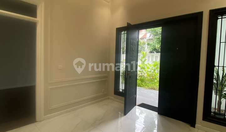 Rumah Baru 3 Lt American Clasic Dekat Tengah Kota 2