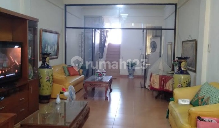 Ruko 3 Lantai Siap Huni Tengah Kota Dekat Bank Bri 2