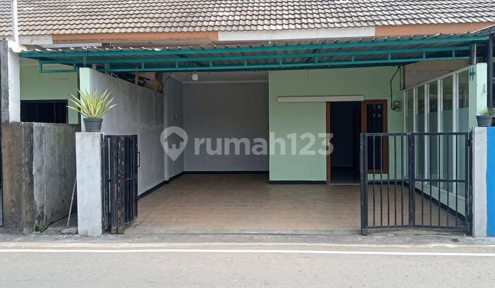 Strategic House Suitable for Business, 4-Minute Access to Malioboro