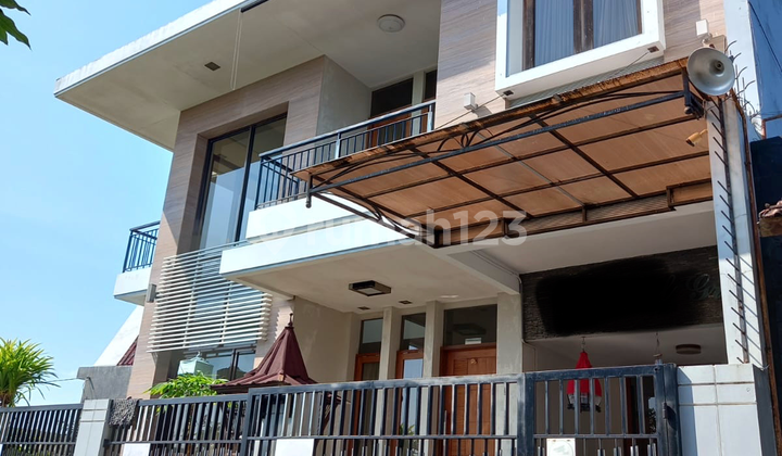 Rumah Hook Full Furnish Siap Huni Dekat Akses Tol 1