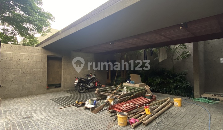 Rumah Mewah + Kolam Renang Full Furnish Graha Padma Dekat Bandara 2
