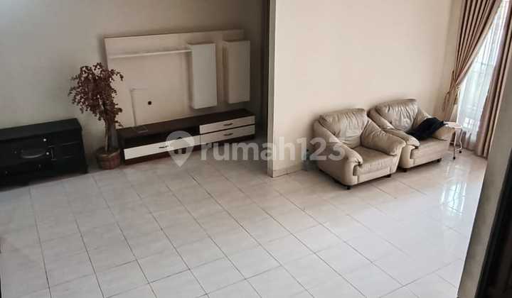 Disewakan Rumah Furnished Cluster Aralia Harapan Indah 4+1Kt 2