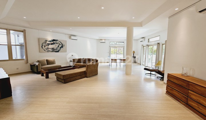 Luxury Scbd Residence With Private Putting Green, Rooftop Skyline Views & Office Space