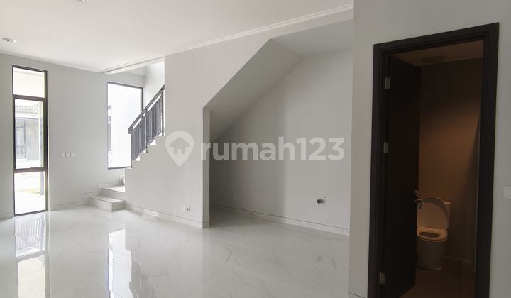 Disewakan Rumah Kuningan Village 8X15 Disewakan Rumah Kuningan Village 8X15