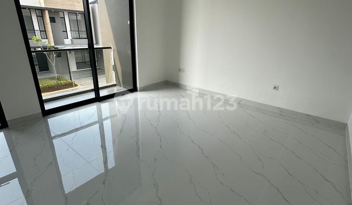 For Rent: PIK2 Villa Pasir Putih 10 X 20 Corner House