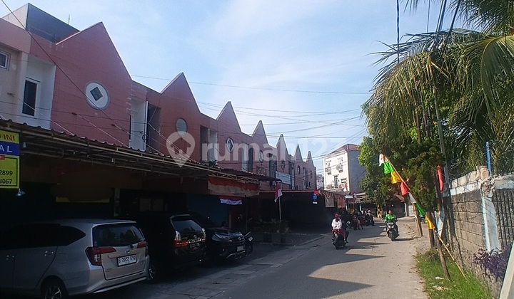 2-Story Shop House in Harapan Baru Regency, West Bekasi, Vacant 2