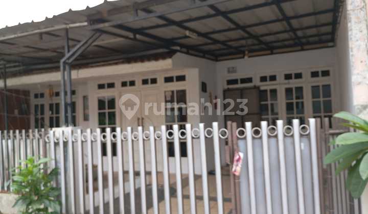Single-Story Flood-Free House in Jaka Setia, South Bekasi, with SHM (Certificate of Ownership). Single-Story Flood-Free House in Jaka Setia, South Bekasi, with SHM (Certificate of Ownership).
