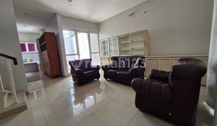 Renovated House in JGC Cluster North Mississippi Cakung Furnished