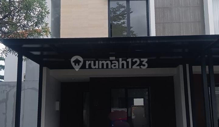 New Nice 3-Story House in JGC Cakung Timur, East Jakarta