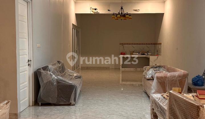 Luxury Nice 3-Story House In Rawamangun Front East Jakarta With Certificate 2