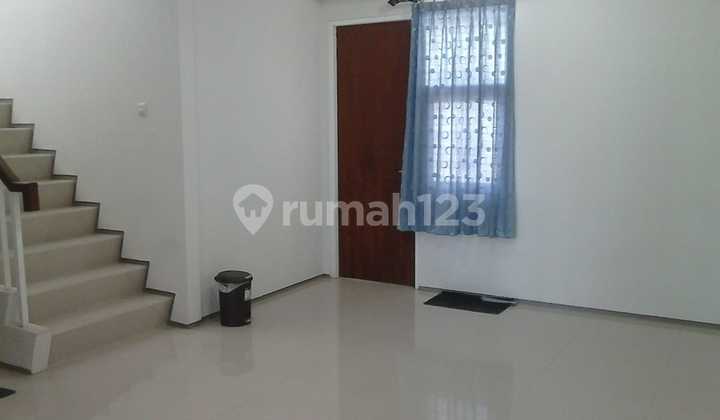 Rumah Di Cluster Norfolk Rorotan Jakarta Utara Semi Furnished SHM 2