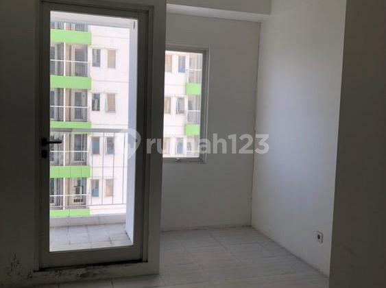 Studio Apartment Empty Peak CBD